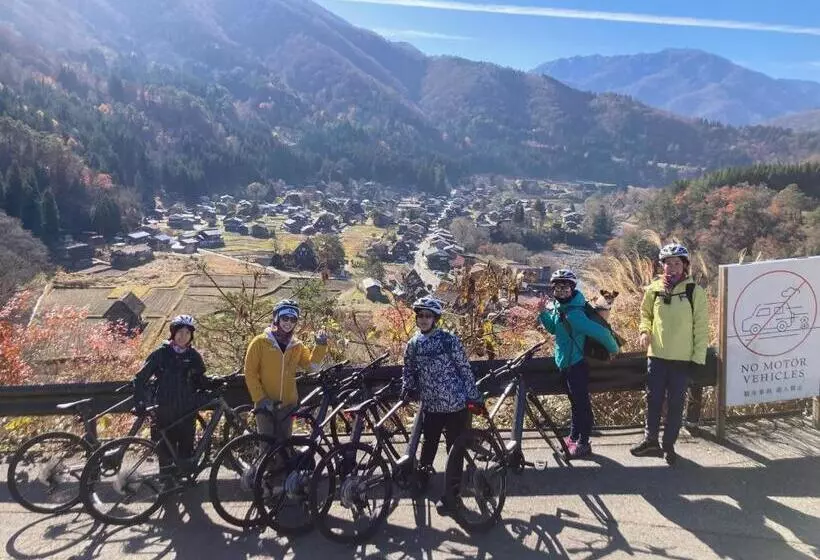 Retkeilymaja Guesthouse Shirakawa Go Inn