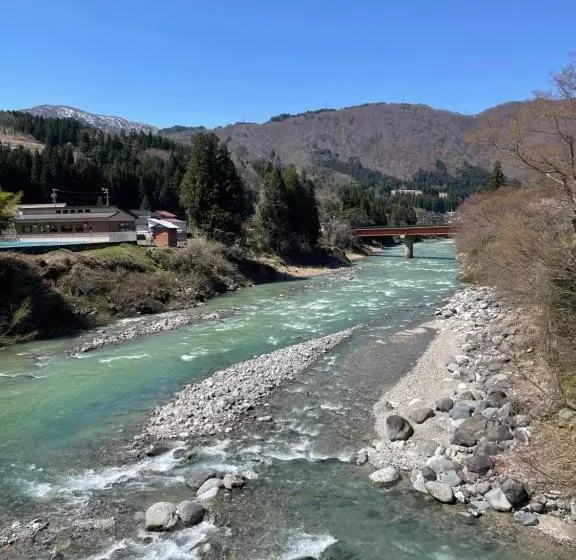 Retkeilymaja Guesthouse Shirakawa Go Inn