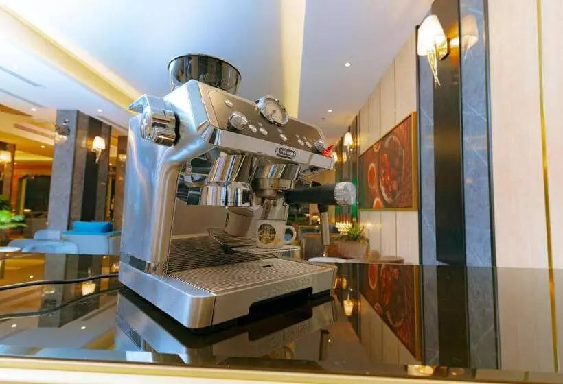 Hotelli ريـزورد بـلازا   Rizord Plaza