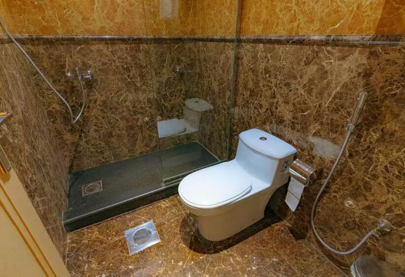 Hotelli ريـزورد بـلازا   Rizord Plaza