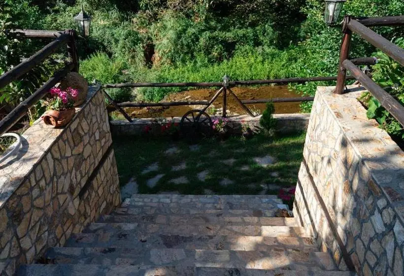 Majatalo гюмюрджински снежник