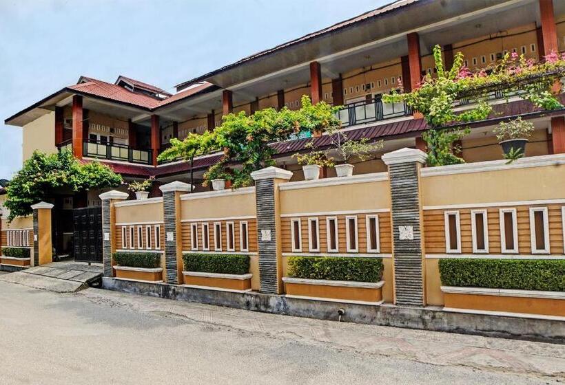 Pensjonat Reddoorz Syariah @ Jalan Letda Sujono Tembung