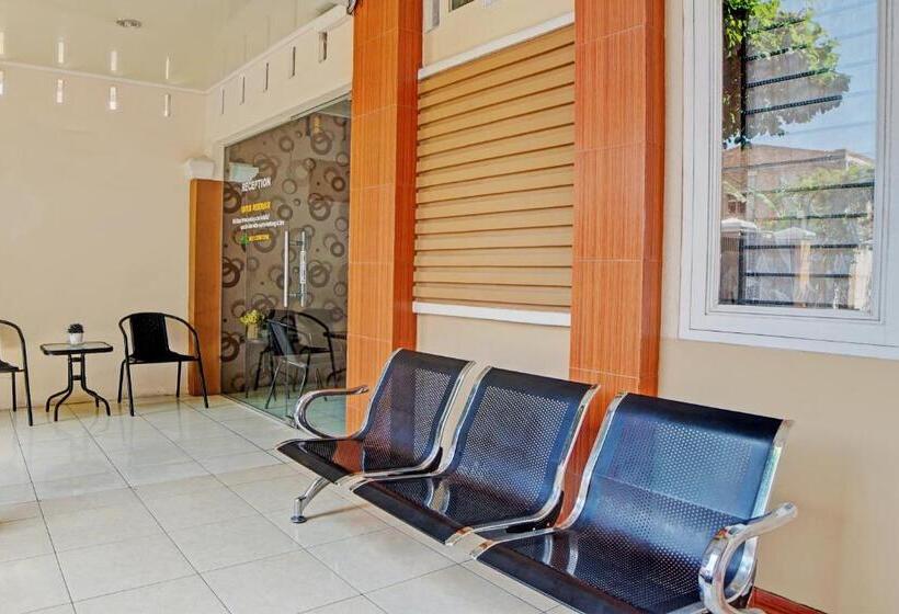 Pensjonat Reddoorz Syariah @ Jalan Letda Sujono Tembung