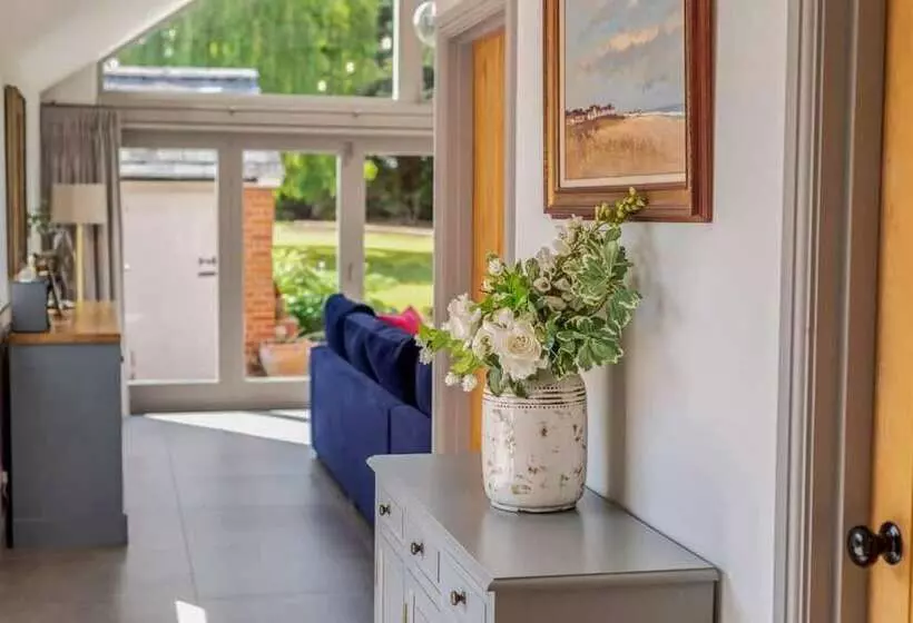 Luxury Home With Large Garden   The School House