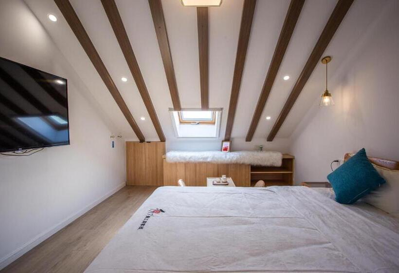 Bed and Breakfast 同里泊·晓烟河景民宿