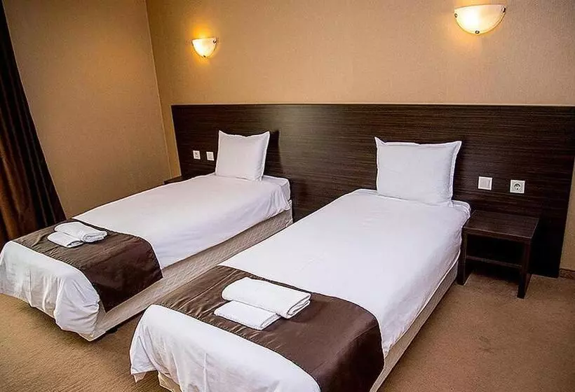 Hotelli семеен хотел естило