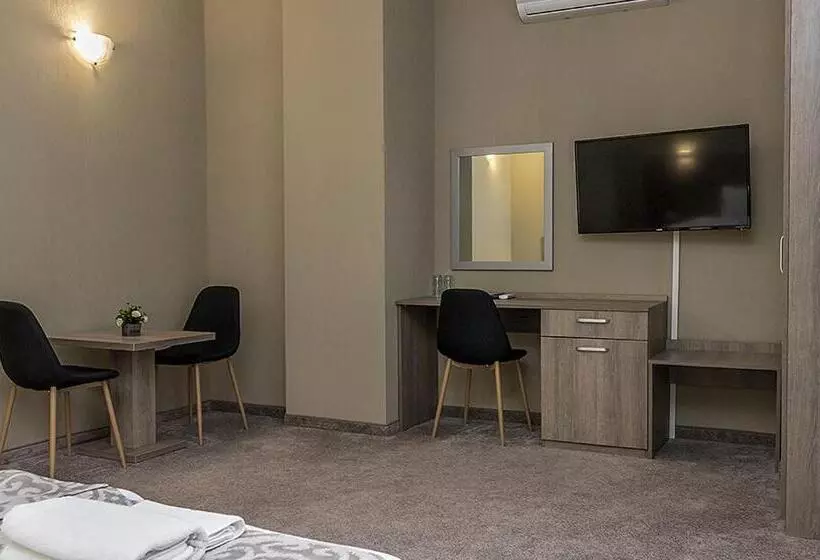 Hotelli семеен хотел естило