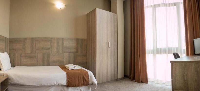 בית מלון כפרי семеен хотел естило