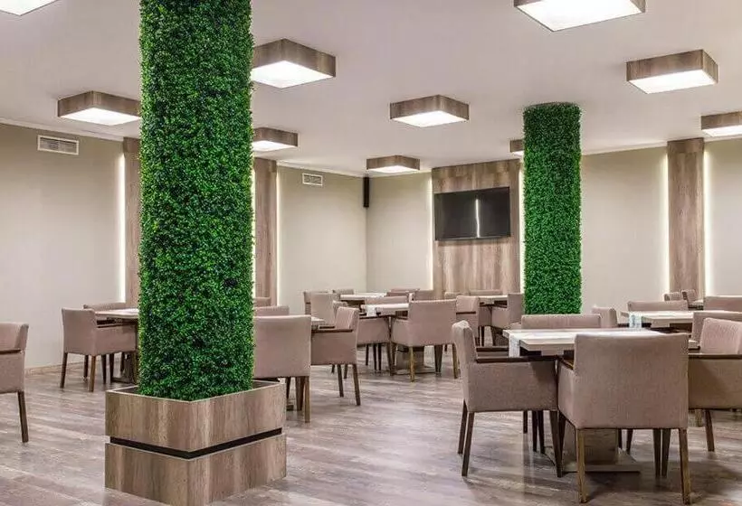 Hotelli семеен хотел естило