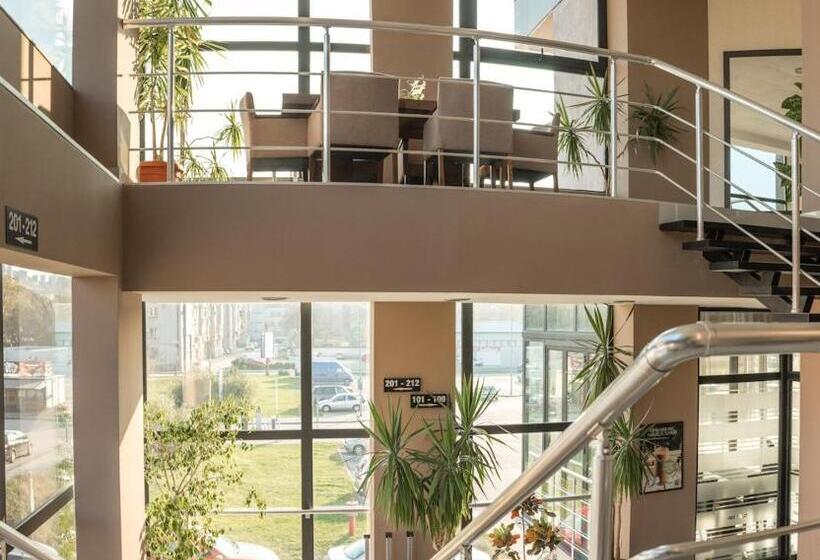 בית מלון כפרי семеен хотел естило