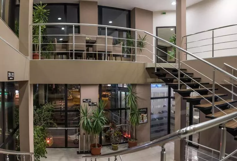 Hotelli семеен хотел естило