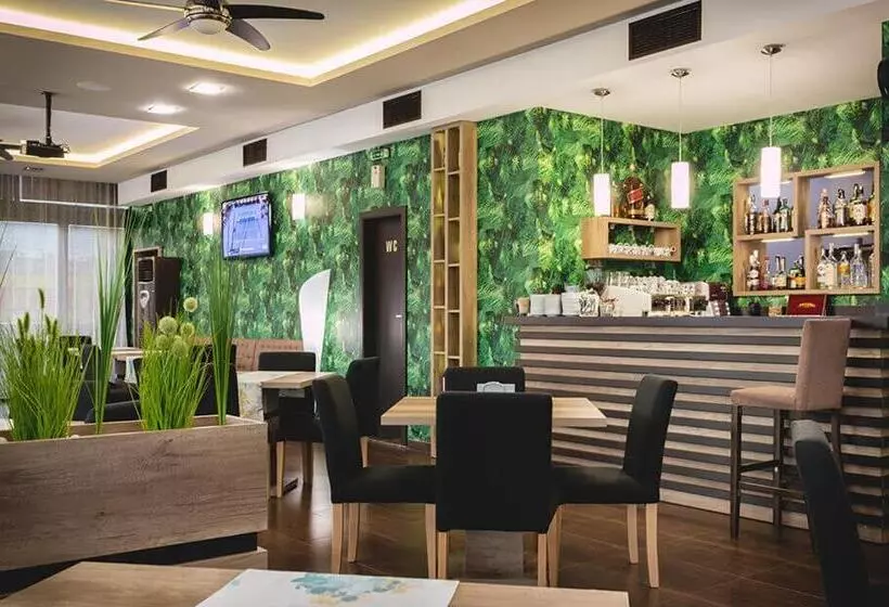 Hotelli семеен хотел естило