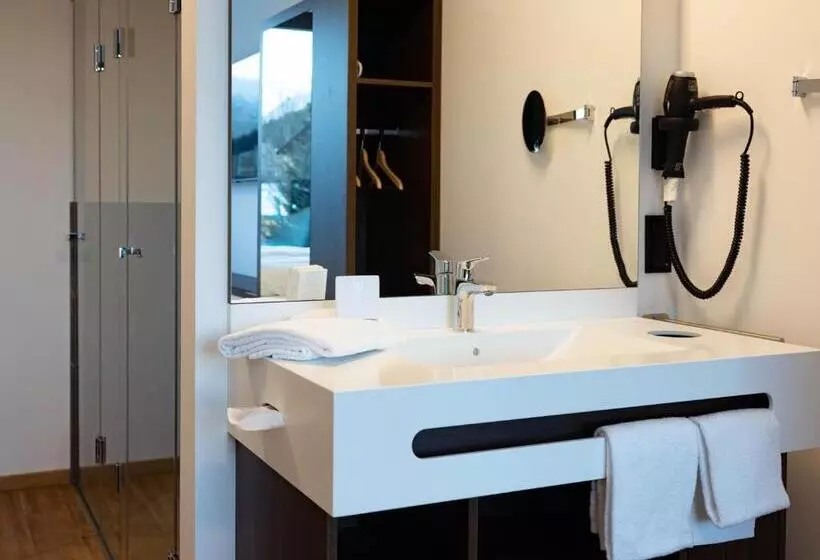 ホテル On The Way 24   Sauna & Golfsimulator Inklusive