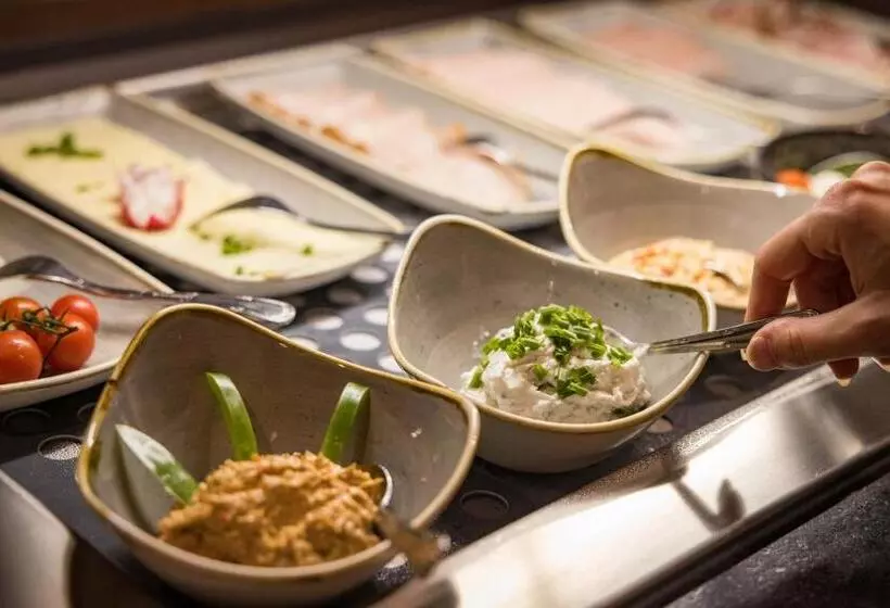 ホテル On The Way 24   Sauna & Golfsimulator Inklusive