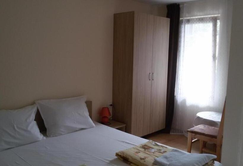 پانسیون къща за почивка смокиня