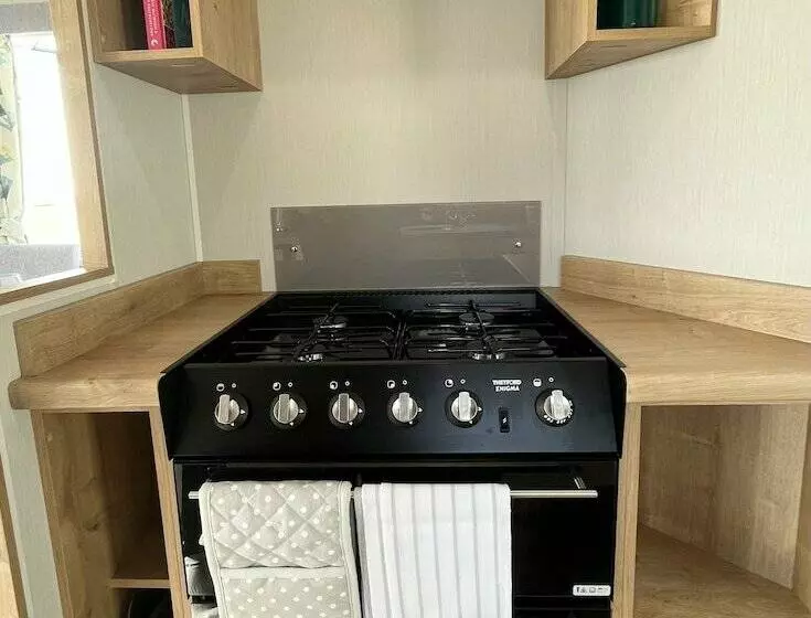 Charming 2 Bed Cottage In Morecambe