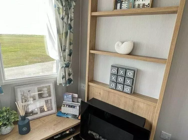 Charming 2 Bed Cottage In Morecambe