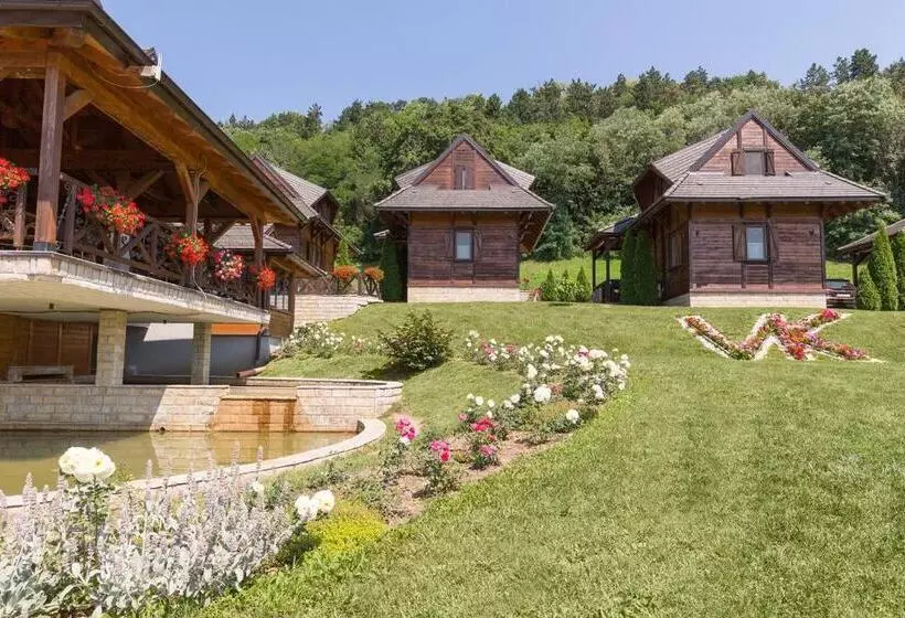 هتل Etno Naselje Vrdnička Kula