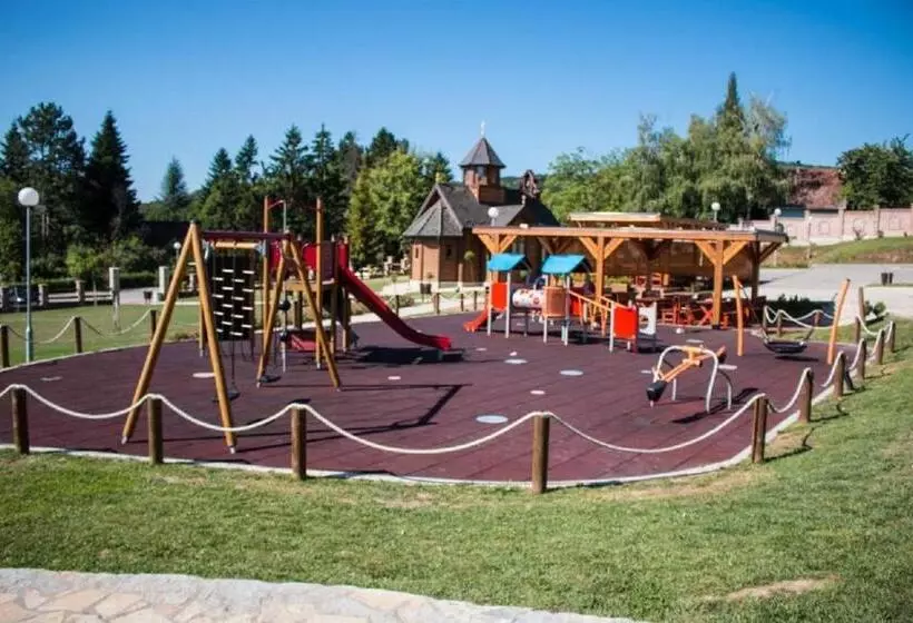 هتل Etno Naselje Vrdnička Kula