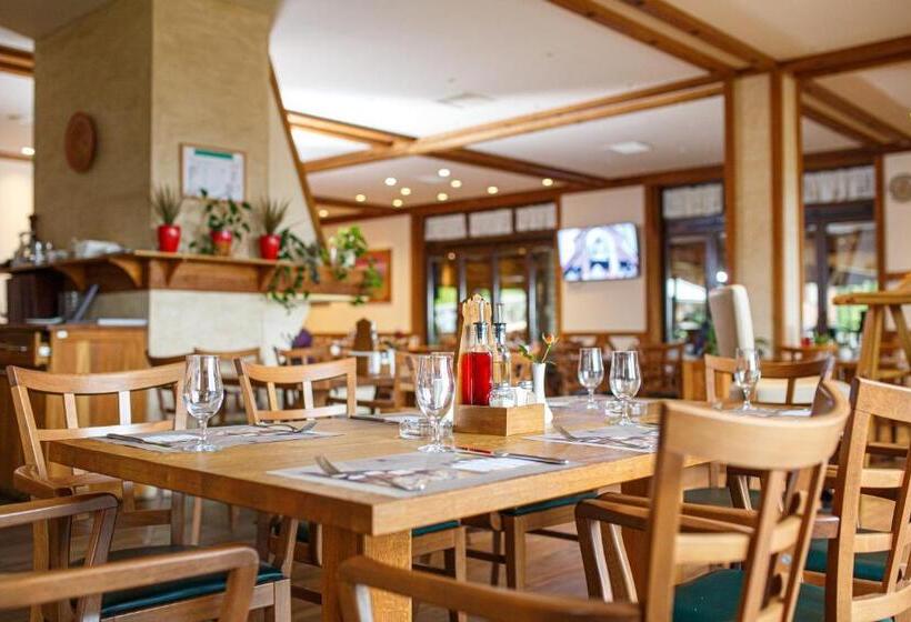 هتل Etno Naselje Vrdnička Kula