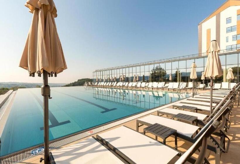 هتل Etno Naselje Vrdnička Kula