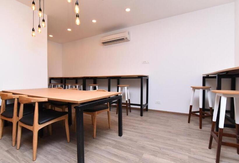 酒店 Townhouse Rudra Inn Near Chhatarpur Metro Station