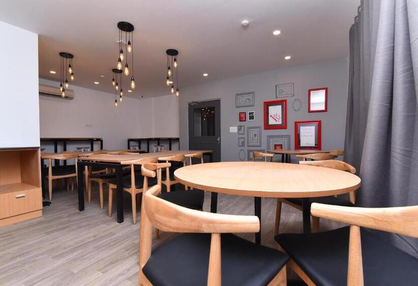 酒店 Townhouse Rudra Inn Near Chhatarpur Metro Station