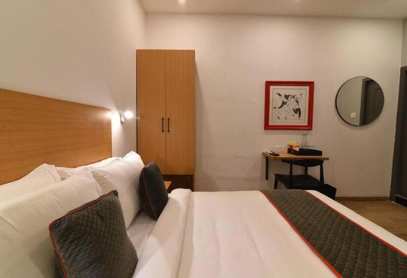 בית מלון כפרי Super Townhouse Royapettah Near U.s Consulate