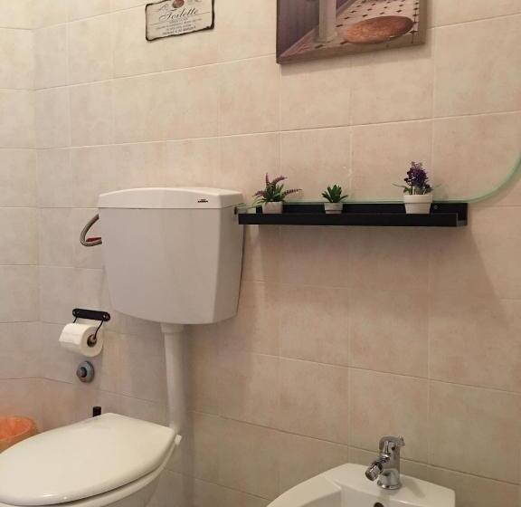 تختخواب و صبحانه Platamone Rooms