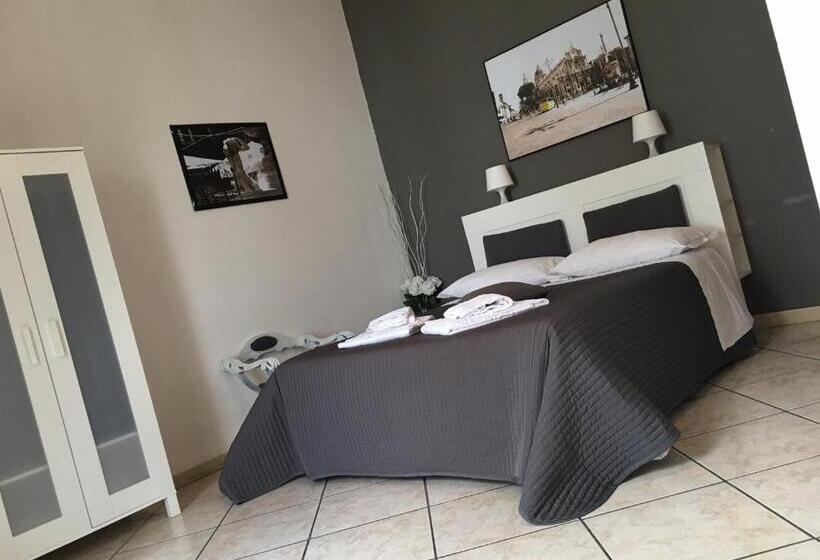 تختخواب و صبحانه Platamone Rooms