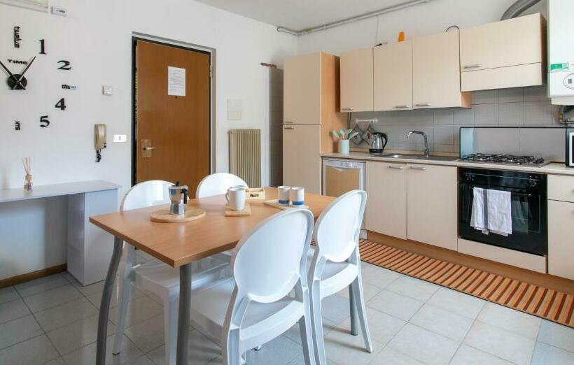 Appartamento Al Ponte Adiacente Al Parco, Vicino All Ospedale E Centro