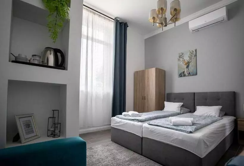 Aamiaismajoitus (B&B) árnyas Panzió Gödöllő