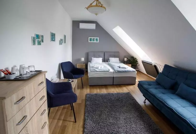 Aamiaismajoitus (B&B) árnyas Panzió Gödöllő