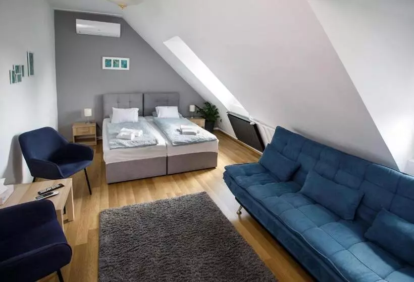 Aamiaismajoitus (B&B) árnyas Panzió Gödöllő