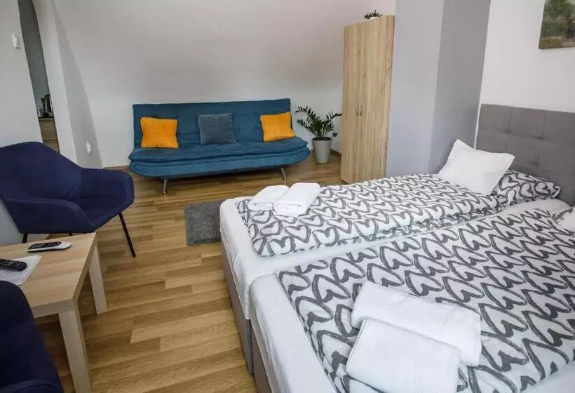 Aamiaismajoitus (B&B) árnyas Panzió Gödöllő