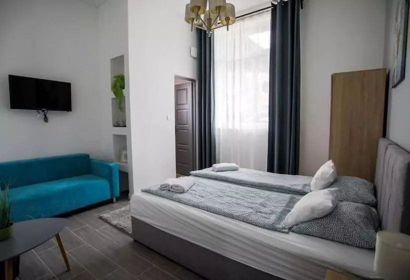 Aamiaismajoitus (B&B) árnyas Panzió Gödöllő