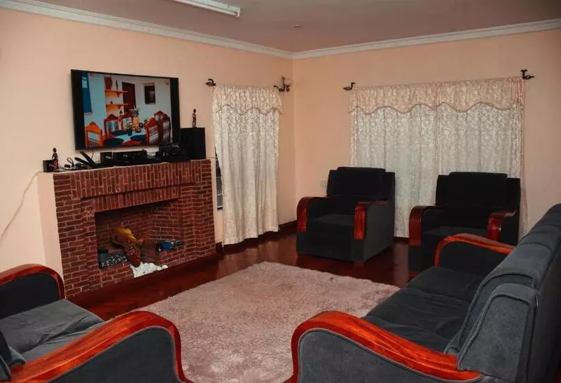 تختخواب و صبحانه Wakawaka House