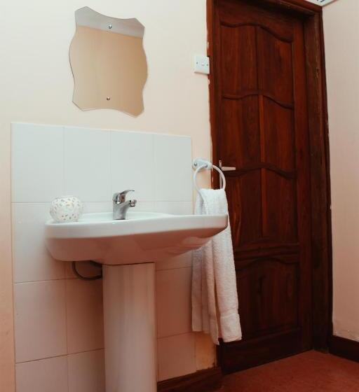 민박 Wakawaka House