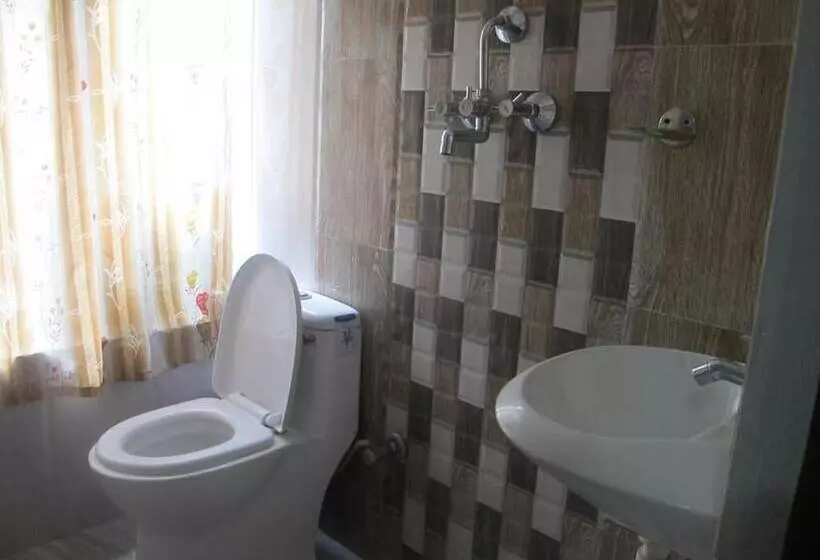 هتل Little Buddha Inn