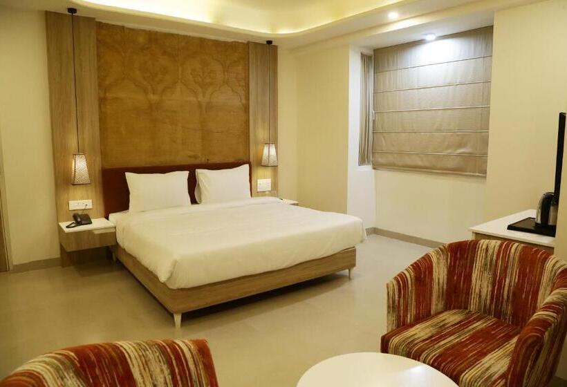 בית מלון כפרי Ratangarh Palace