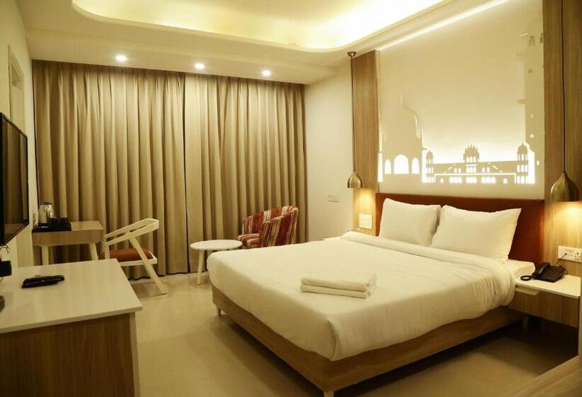 בית מלון כפרי Ratangarh Palace