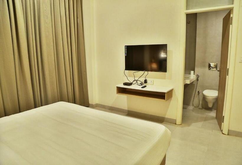 בית מלון כפרי Ratangarh Palace