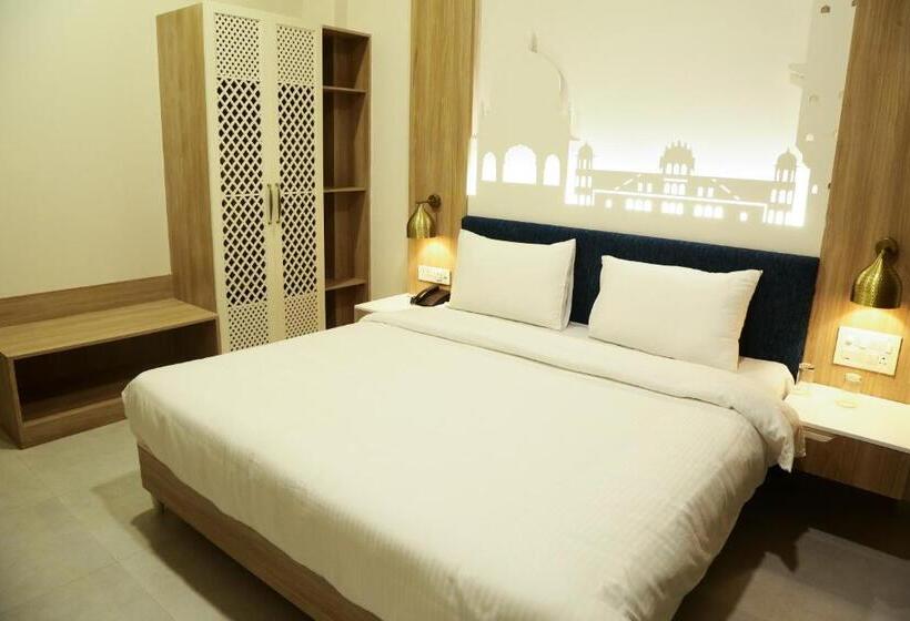 בית מלון כפרי Ratangarh Palace