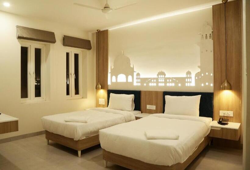 בית מלון כפרי Ratangarh Palace