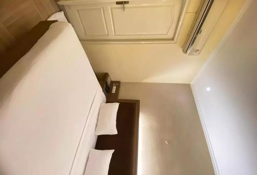 Status Business Hotel   Naveen Market