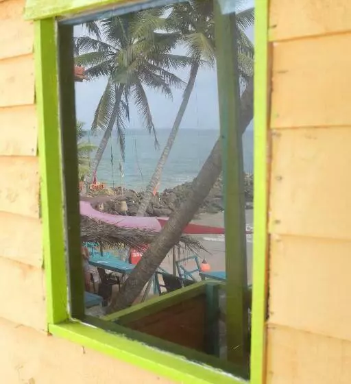 ペンション Ceylon Beach Home