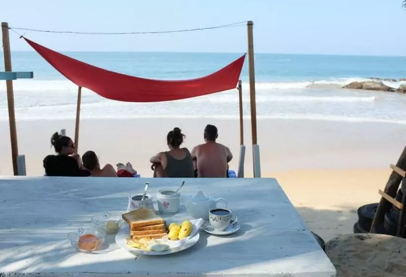 ペンション Ceylon Beach Home