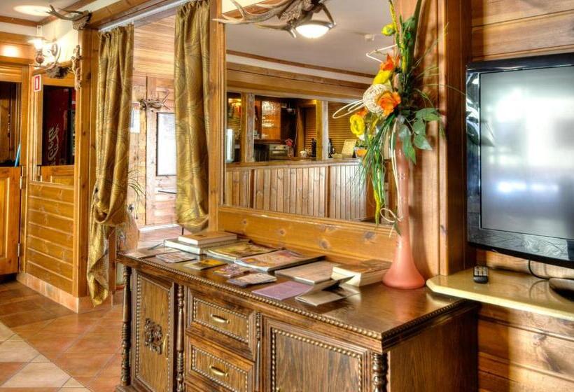 Отель Augustowia