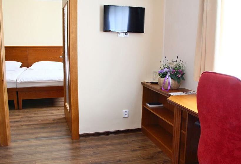 Hotel Baltaci U Nahonu