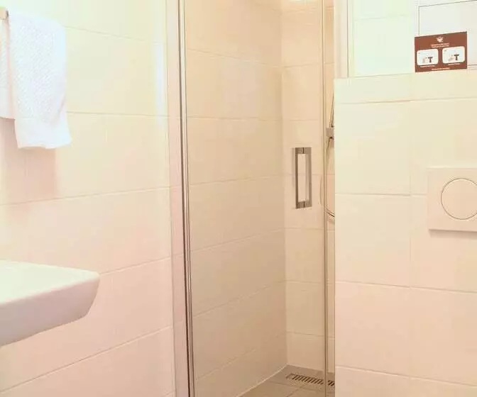 هتل Baltaci U Nahonu